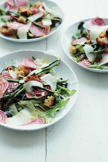 Osseau-Iraty-Salat mit Spargel und Croûtons