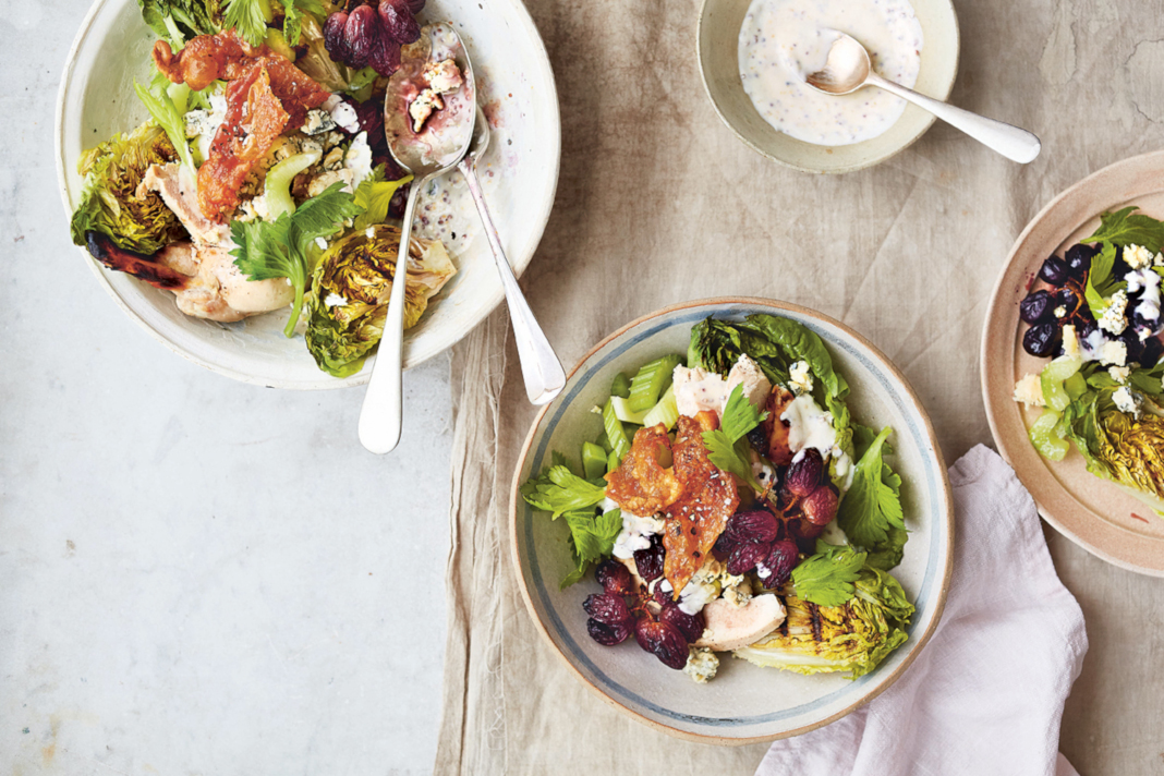 Geröstetes Buttermilch-Hähnchen mit Traubensalat