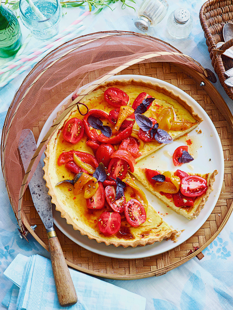 Parmesan-Ricottatorte mit gegrilltem Paprikasalat