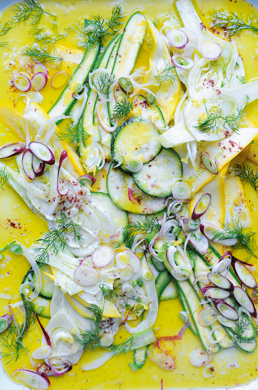 Zucchini und Fenchel in Knoblauch-Zitrone- Sumach-Marinade