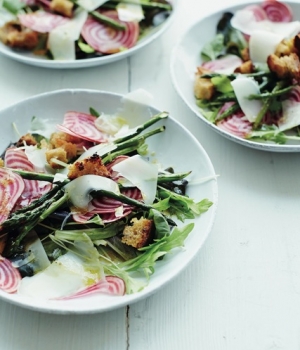 Osseau-Iraty-Salat mit Spargel und Croûtons