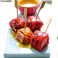 Thunfisch-Spitzpaprika-Wraps mit Orangen-Wasabi-Dressing