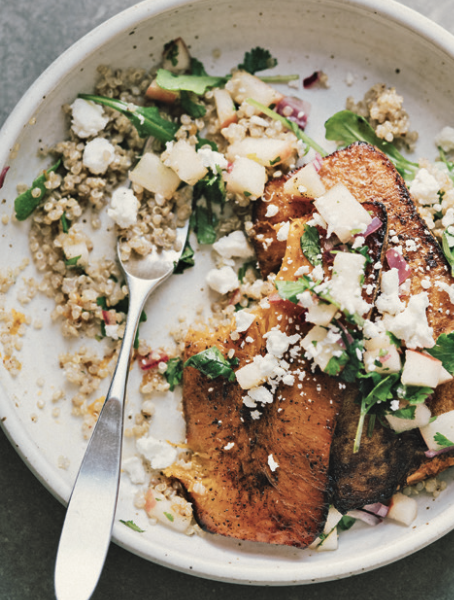 Butternutkürbis-Steaks mit grünem Apfelrelish