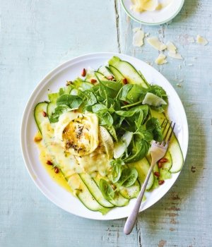 Zucchini-Carpaccio mit Ziegenkäse, Zitrone und Honig