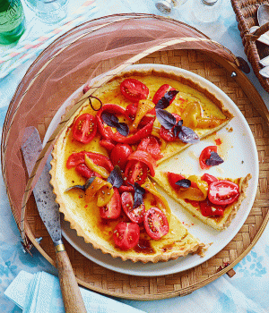 Parmesan-Ricottatorte mit gegrilltem Paprikasalat