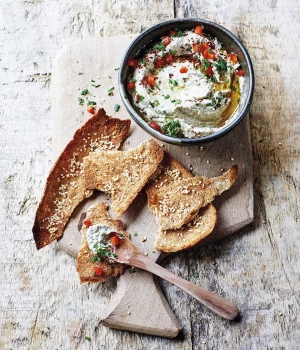 Frischer Mungobohnen-Hummus
