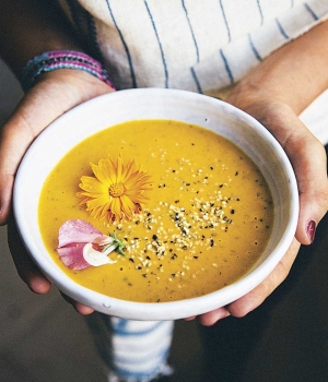 Süßkartoffel-Kokos-Suppe mit Koriander